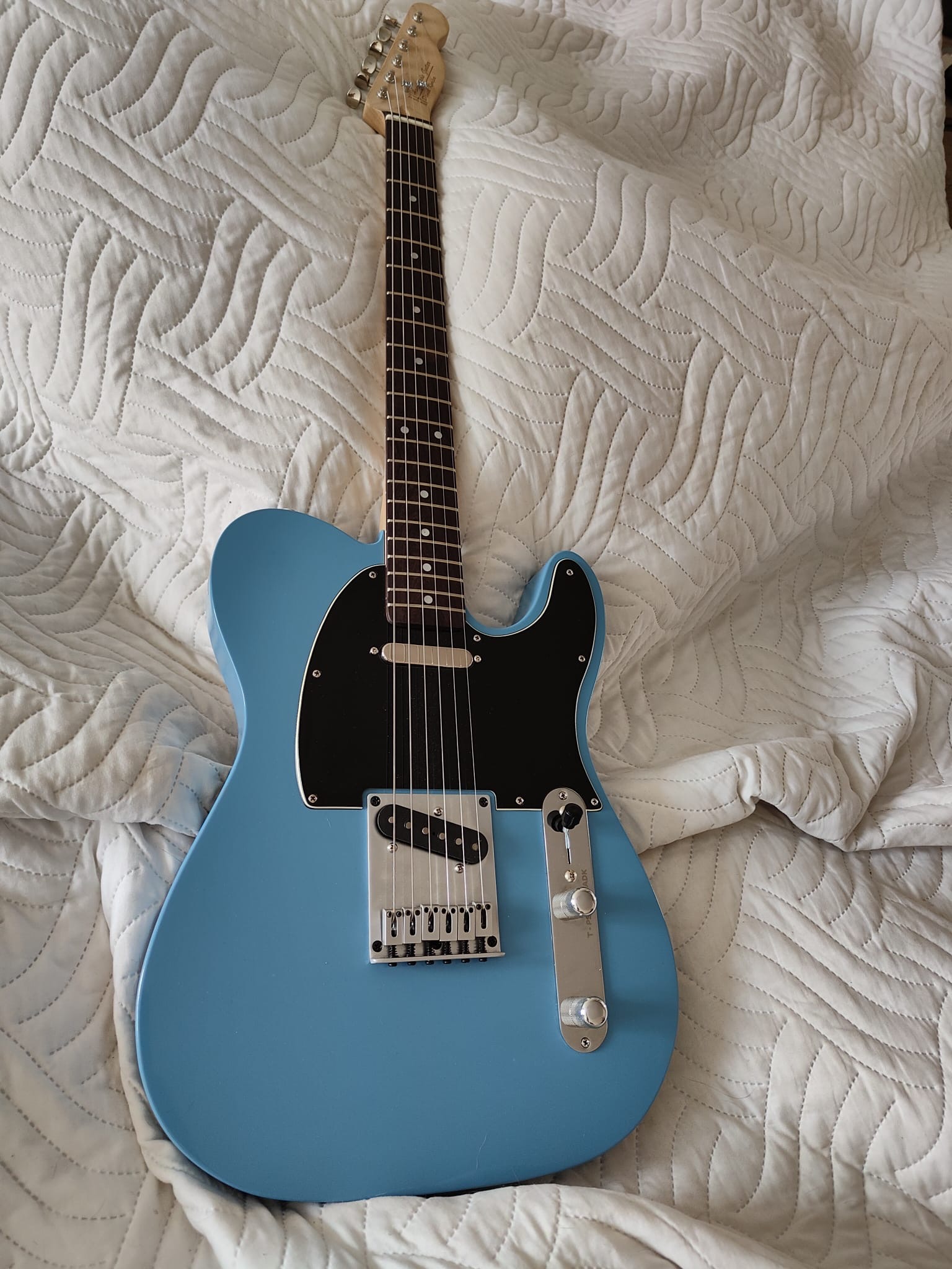 Autorska gitara elektryczna – ujęcie 4